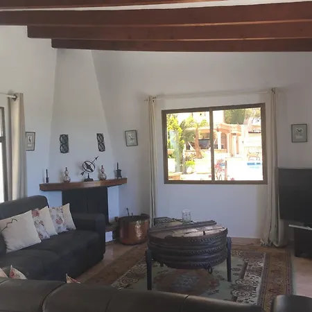 With 2 Bedrooms In Calp, With Wonderful Sea View, Private Pool, *